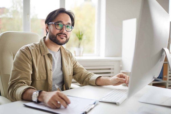 Wie kann man den eigenen Stil mit künstlerischen Einflüssen bereichern?